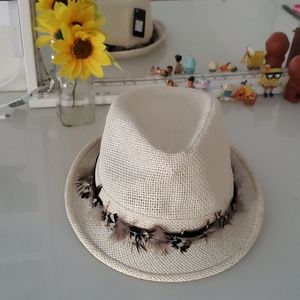 ★Women's Fedora Hat with Feather NWT!
